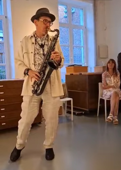 Didier jouanbt un saxophone C-Melody � Mons en 2025