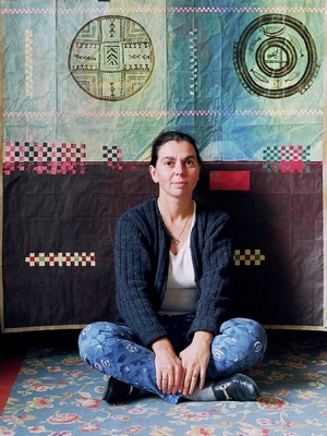 Sylvie Christophe, "Motifs de plats à couscous", 120x120 cm, 2001.